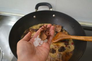 茶树菇烧排骨怎么做好吃 (茶树菇烧排骨的做法)