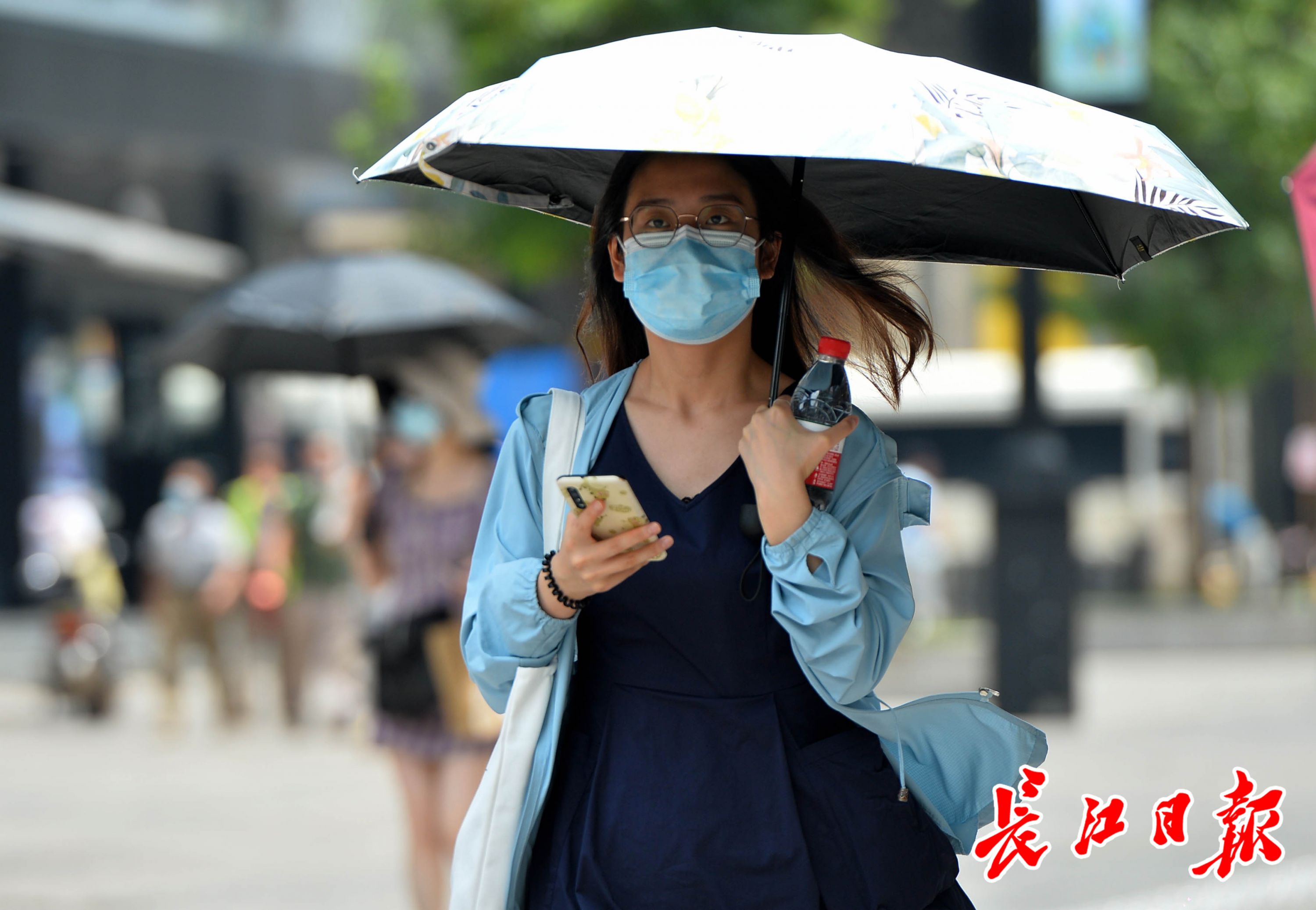 武汉7月高温天数统计 (武汉7月高温天气怎么防止中暑 2023年武汉7月份天气温度大约在多少度)