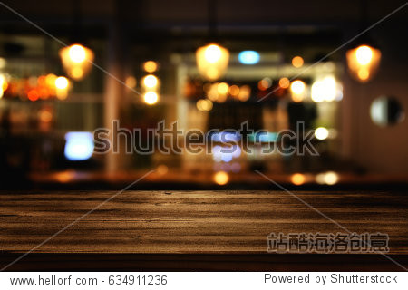 餐厅灯不在桌子正上方选什么样的灯 (餐厅灯不在桌子正上方怎么办 餐厅灯不在桌子正上方是不是不好看)