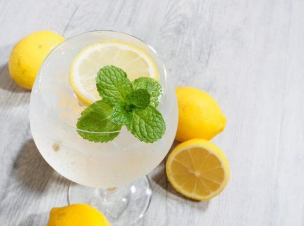 柠檬泡水喝对身材有什么优势
